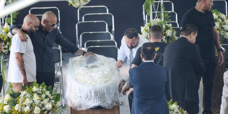 AO VIVO: velório de Pelé ocorre hoje na Vila Belmiro em Santos