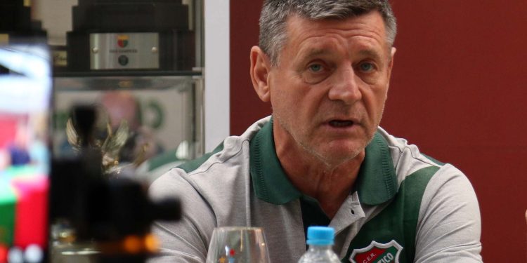 Paulinho Sananduva é apresentado oficialmente no Atlântico