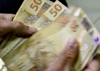 Salário mínimo de R$ 1.320 começa a valer hoje