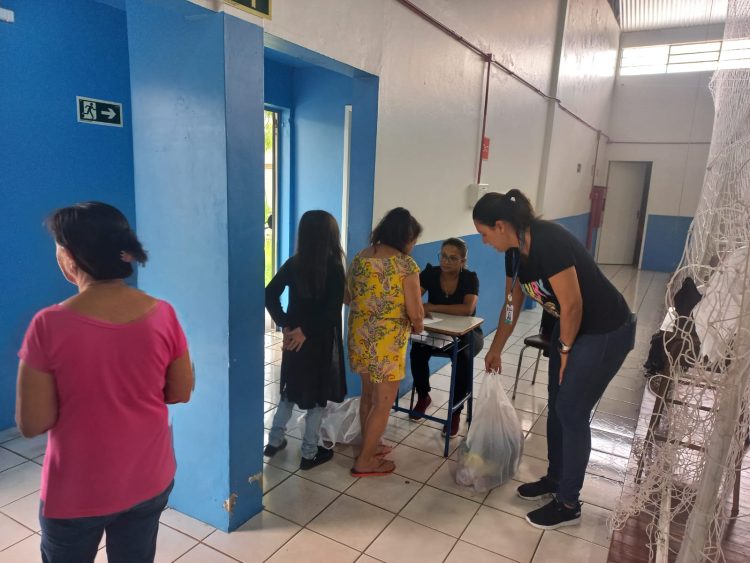 Mais de 6,5 mil doações e 720 famílias beneficiadas pela Central e Varal Solidário