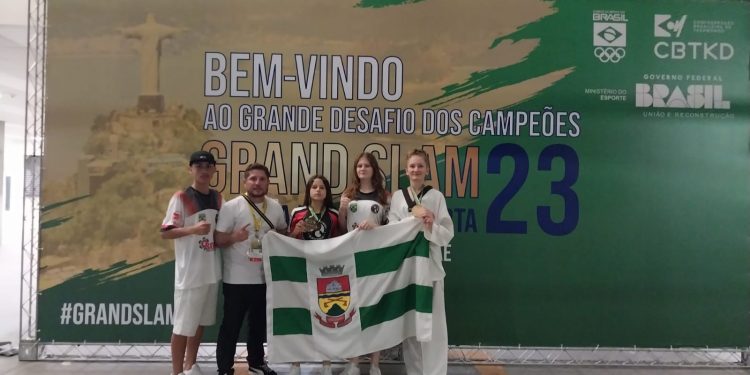 Atletas erechinenses conquistam medalhas na seletiva para Seleção Brasileira de Taekwondo