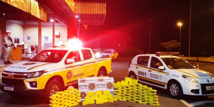 Homem é flagrado transportando mais de 100 quilos de droga na divisa do RS com SC