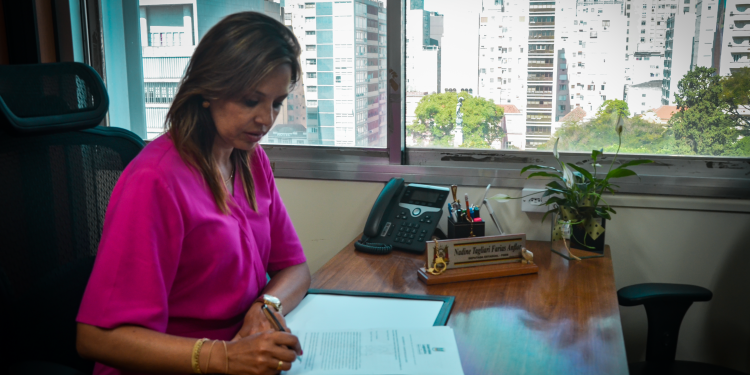 Deputada Nadine protocola frente parlamentar em defesa do empreendedorismo feminino