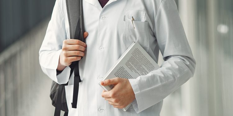 Curso de Medicina da URI divulga resultado preliminar para bolsas próprias integrais 