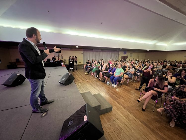 Dia da Mulher marcado por homenagens às servidoras públicas de Erechim
