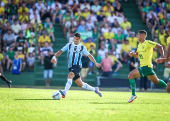 Ypiranga quebra invencibilidade do Grêmio e sai em vantagem nas semifinais do Gauchão