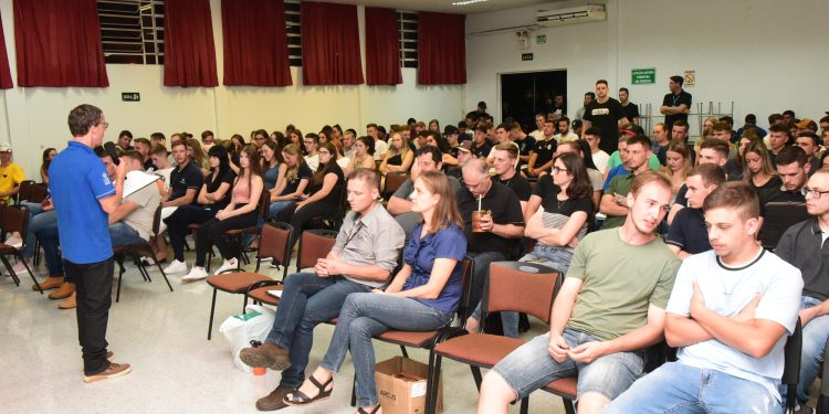 Aula inaugural de Agronomia discute a importância do Manejo regenerador dos ambientes produtivos