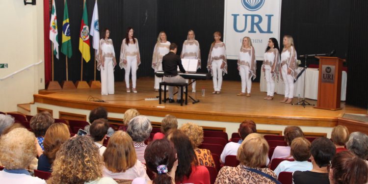 Reiniciadas atividades do Programa Universidade sem Limites da URI  
