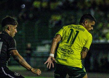Botafogo vence o Ypiranga-RS e abre boa vantagem na Copa do Brasil