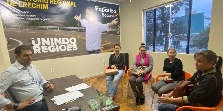 Mães solicitam apoio do deputado Paparico Bacchi para aumentar a segurança no Colégio Haidée Tedesco Reali