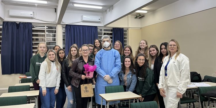 Biomedicina da URI esclarece sobre uso de EPI´S e EPC´S