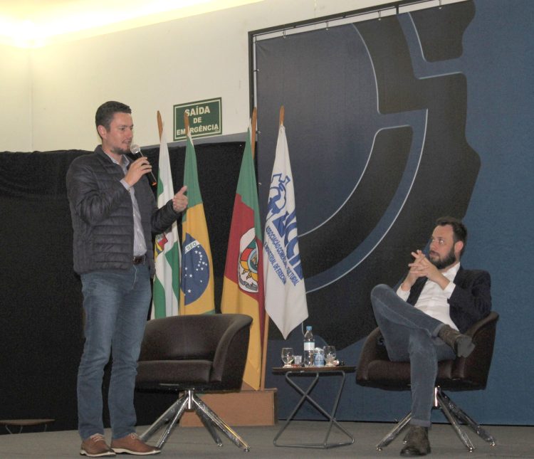 ACCIE promove palestra sobre comércio internacional, educação e trabalho