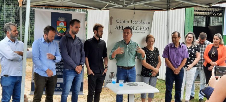 Prefeitura concede ao Sindivest o uso de área de 5.400 metros para construção da sede própria