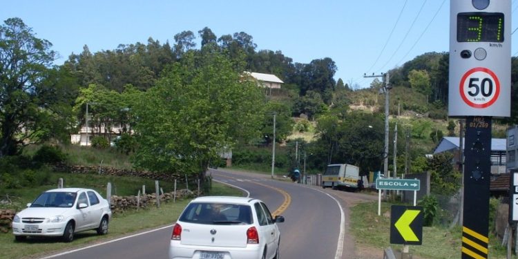 Estudo técnico aponta 28 pontos para instalação de lombadas eletrônicas em Erechim