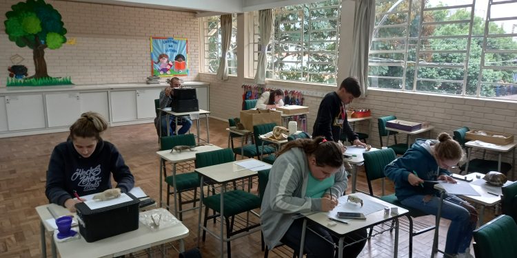 Ciências Biológicas da URI promove novo curso de ilustração científica