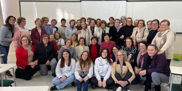 Curso de Nutrição da URI realiza atividade com Universidade sem Limites