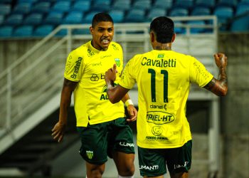 Mesmo com dois jogadores a menos Ypiranga vence o América em Natal pela Série C