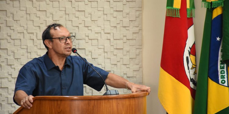 Serginho requer a instalação de paradas de ônibus com abrigo nos bairros Três Vendas e Copas Verdes