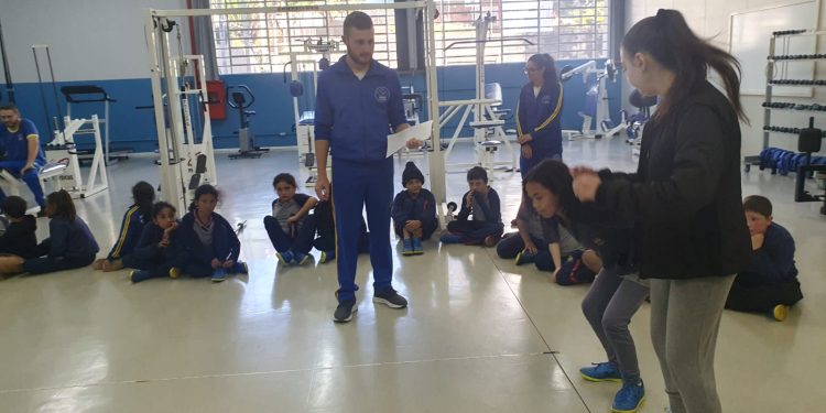 Crianças do Projeto AABB Comunidade desenvolvem atividades na URI 