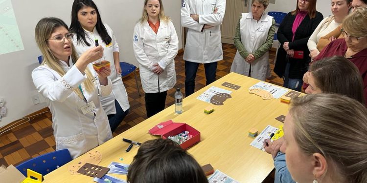 Curso de Farmácia realiza ação para desmistificar a diabetes e seus tratamentos