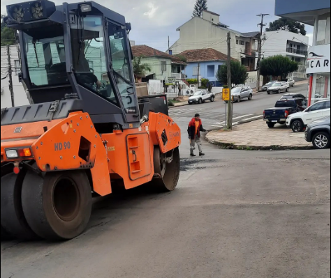 Trabalho permanente: mais 60 ruas do município recebem manutenção em abril