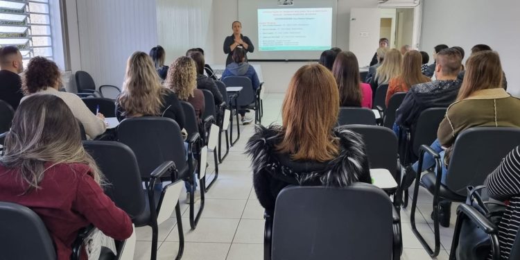 Escolas Privadas conveniadas com a Prefeitura recebem orientação sobre Alimentação Escolar