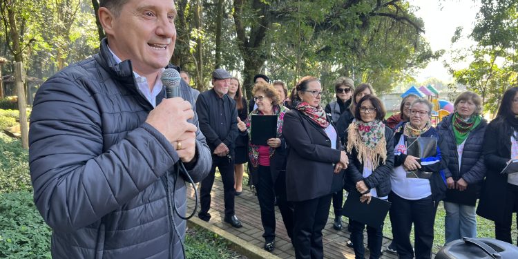 ALMAlinowskiVERDE – exposição temática e plantio de árvores marcam atividade no Parque
