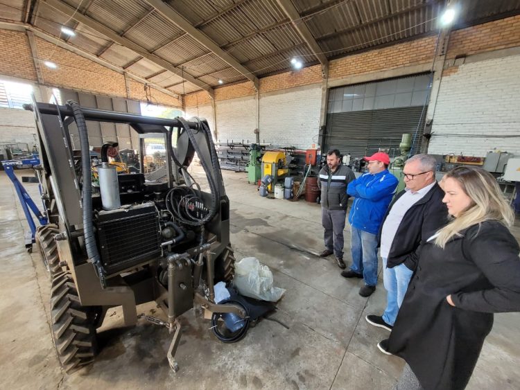 Equipe da prefeitura visita empresas habilitadas do novo distrito industrial