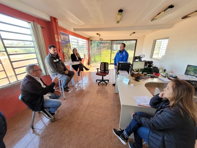 Equipe da prefeitura visita empresas habilitadas do novo distrito industrial