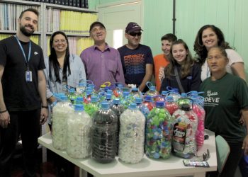 Tampinhas plásticas irão se transformar em equipamentos para deficientes 