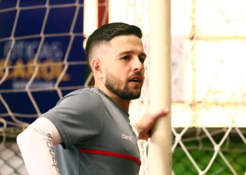 Ale Falcone é goleiro do Atlântico