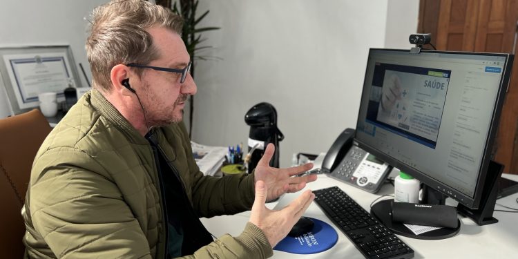 Prefeito Polis apresenta projeto de Transformação Digital de Erechim em encontro virtual das Cidades Digitais