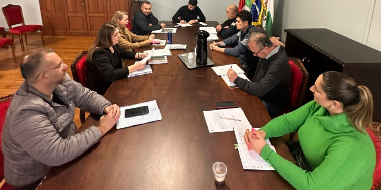 Reunião do conselho aborda fluxo viário na área central da cidade