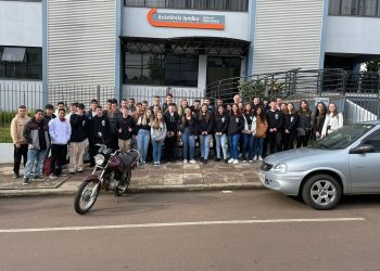 Curso de Direito da URI recebe alunos da Escola João Caruso