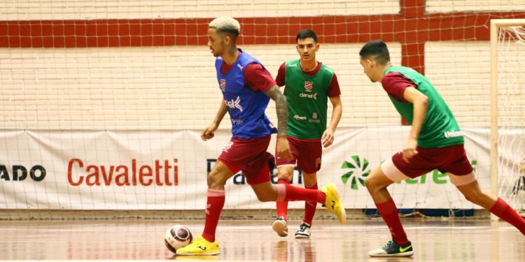 Atlântico enfrenta a ACBF nesta segunda, pela LNF. Veja onde assistir e como chegam as equipes para este confronto
