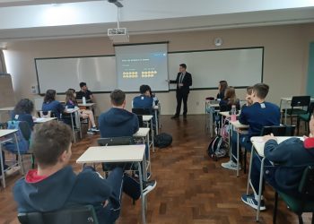 Alunos da Escola da URI têm novo encontro sobre profissões 