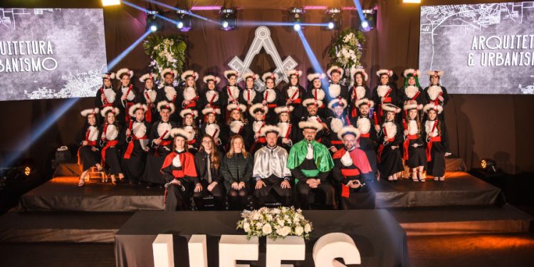 UFFS forma novos bacharéis em Arquitetura e Urbanismo
