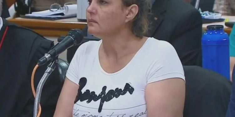 Condenada pela morte de Bernardo, Edelvânia Wirganovicz passa a usar tornozeleira eletrônica
