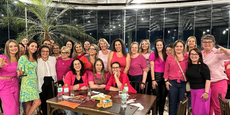 MDB Mulher reúne mais de 130 mulheres para celebrar o Outubro Rosa