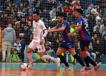 Atlântico vira para cima do Santiago e vence primeiro jogo da semifinal da Copa RS