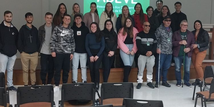 ADEVE tem encontro com Arquitetura e Urbanismo da URI 