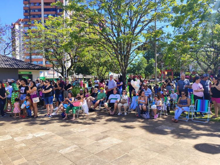 Estudantes que integram o Programa de Educação Integral Castelinho apresentam talentos para a comunidade