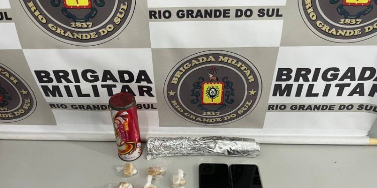 Erechim: Homem é preso por tráfico de drogas no bairro Cristo Rei