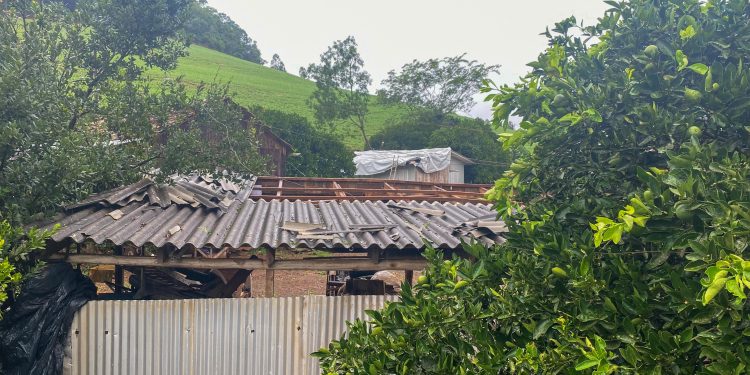Erechim decreta situação de emergência por temporal que causou estragos na Linha Fascículo