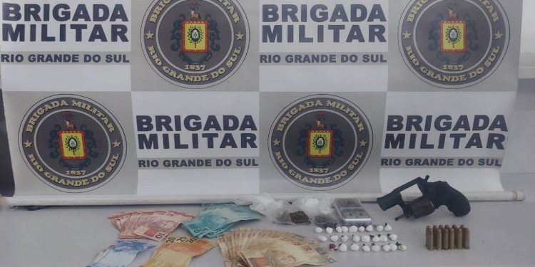Traficante é preso com drogas e arma no bairro Três Vendas em Erechim