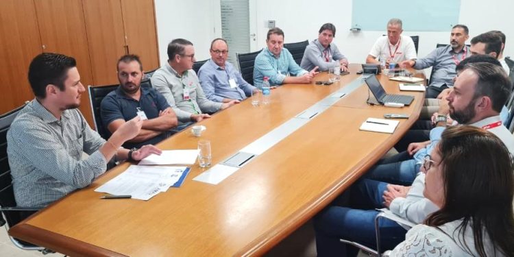 AMAU se reúne com direção da RGE em busca de soluções