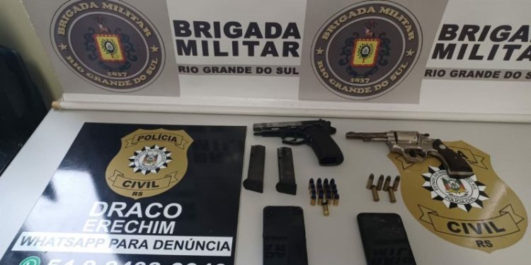 Em rápida ação, BM e PC prende trio suspeito de participação no homicídio em frente ao presídio