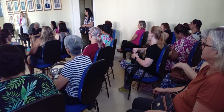 Secretaria de Saúde realiza grupo para pacientes de fibromialgia
