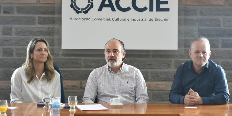 Presidente da Federasul conclama empresários e entidades em café da manhã na ACCIE para combater decretos estaduais