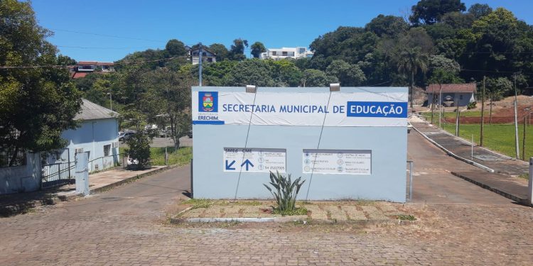 Secretaria de Educação abre inscrições para Contratação Temporária de Auxiliares de Disciplina e Cozinheiras